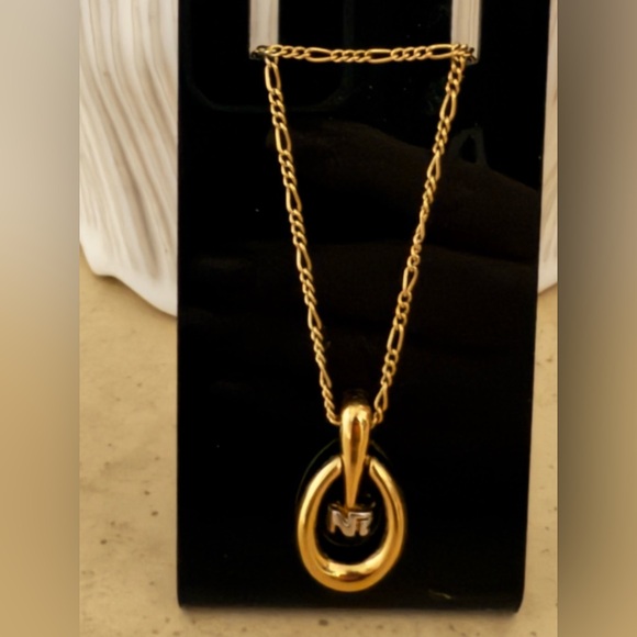 Nina Ricci Jewelry - Nina Ricci  Gold Pendant Necklace